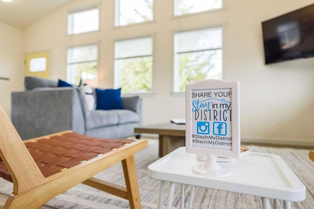 #Stayinmydistrict Oceanview Studio Loft بورت أورفورد المظهر الخارجي الصورة